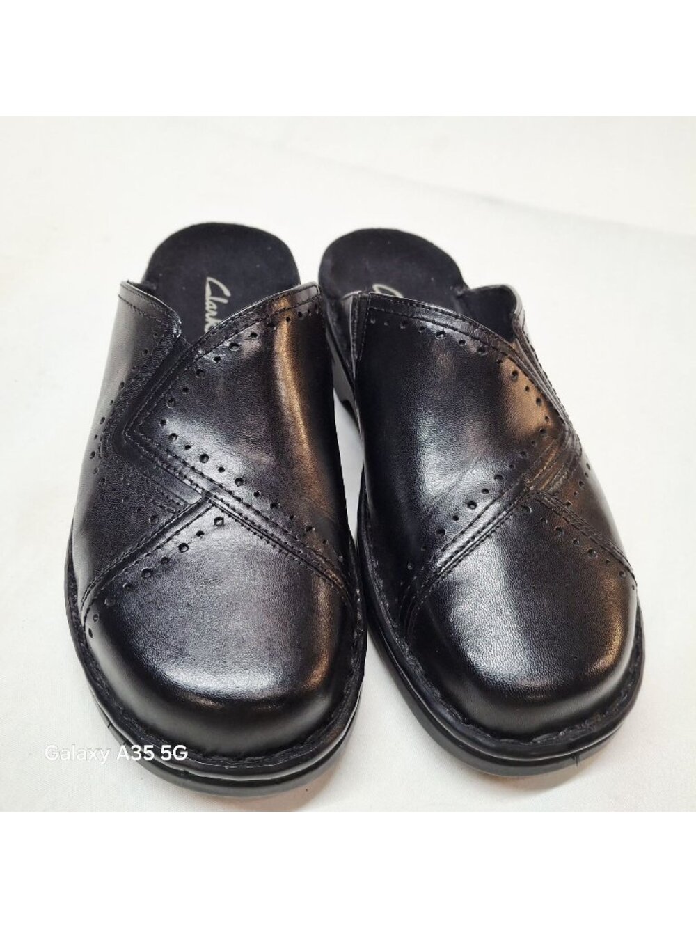 Clarks Womens Black Leather Slip-On Mules Size 9W Comfort Shoes